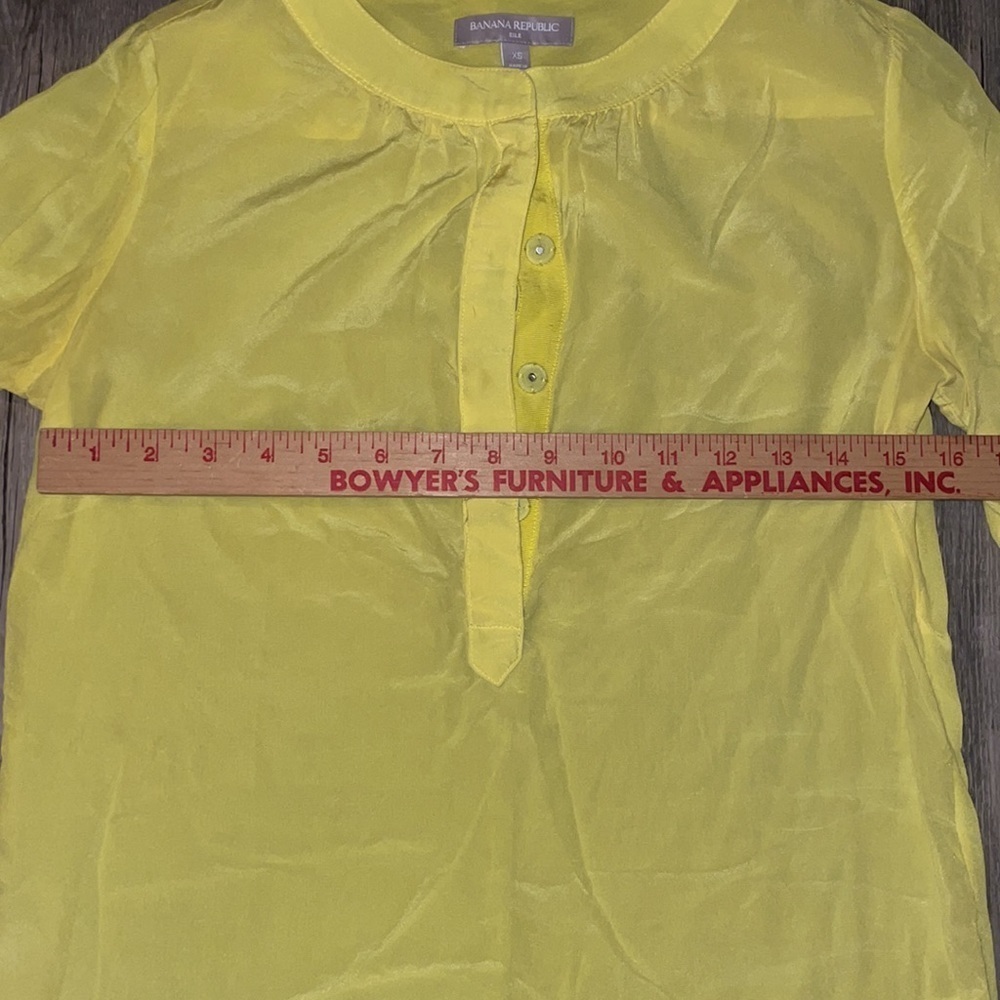 Banana Republic 100% silk neon yellow blouse - XS - Picture 4 of 8